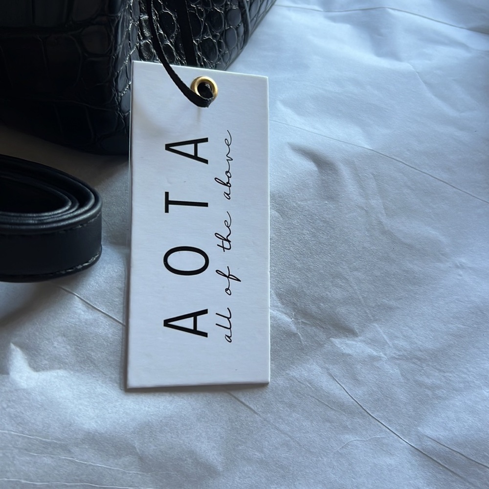 AOTA Bucket Bag - Picture 7 of 10